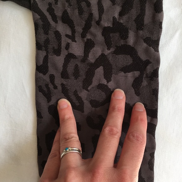 Valentina and Sophia Leopard Print Leggings, size small - Picture 10 of 11